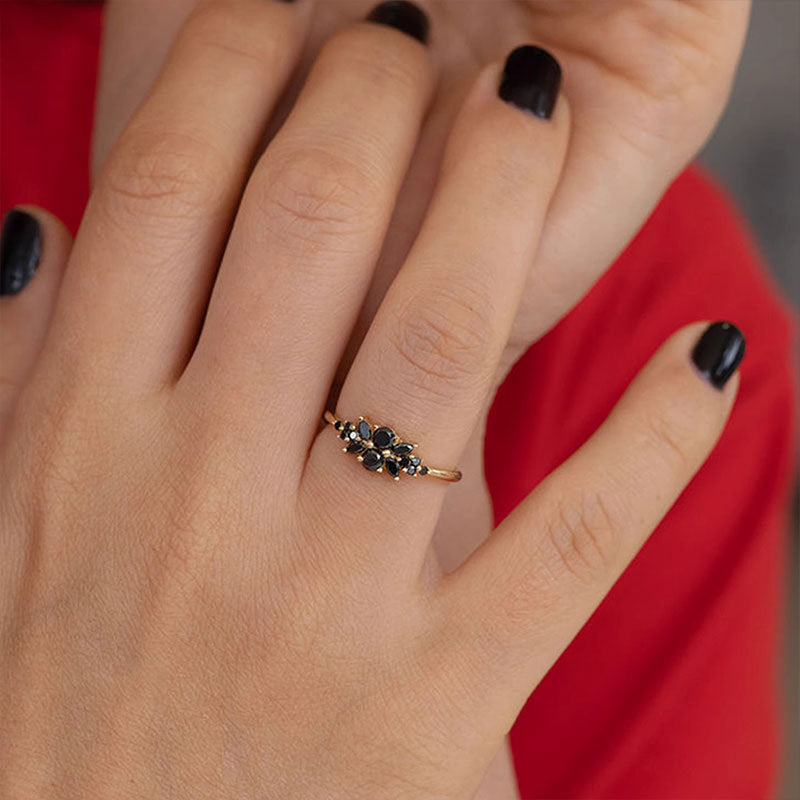 Fashionable Fan-shaped Ring Light Luxury Niche Design