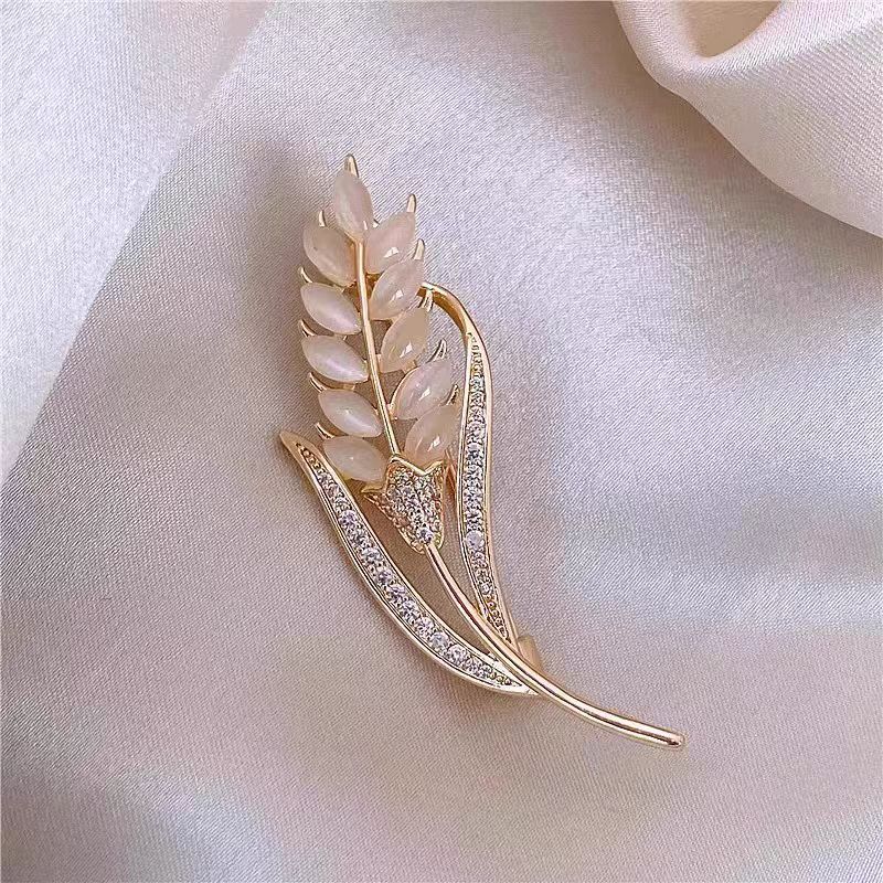 Fashionable Versatile High-end Korean-style Niche Design Premium Accessoryanti-exposure Brooch For Clothing